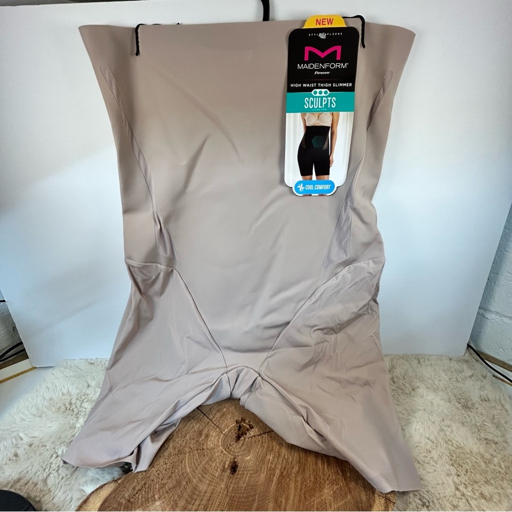 Maidenform Sculpt‎ Shapewear in Beige